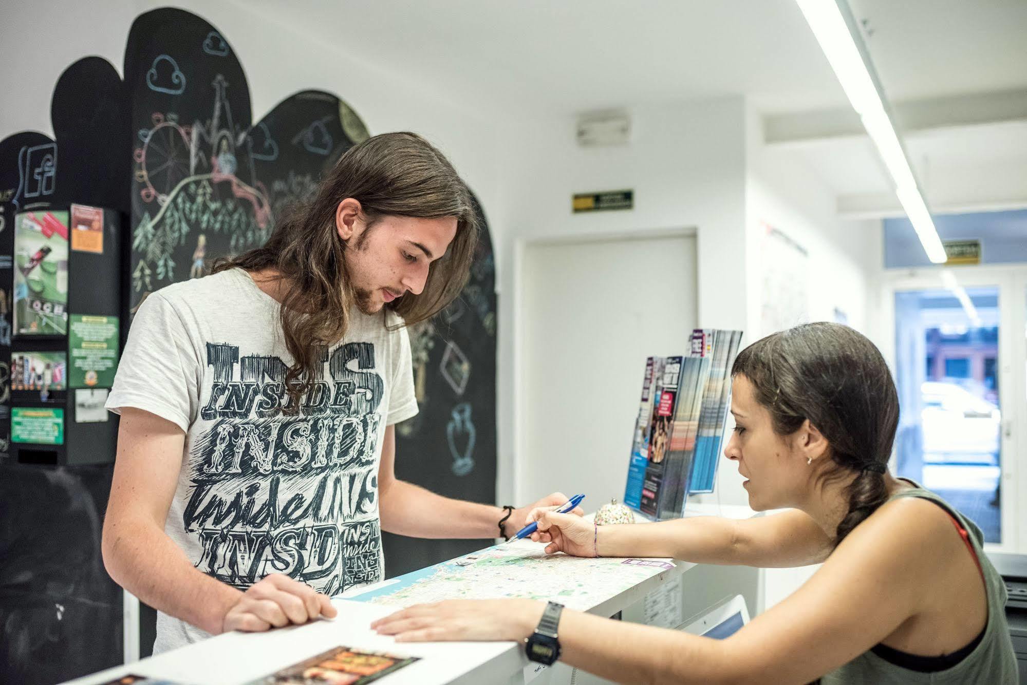 Rocket Hostels Gracia Barcelona Ngoại thất bức ảnh